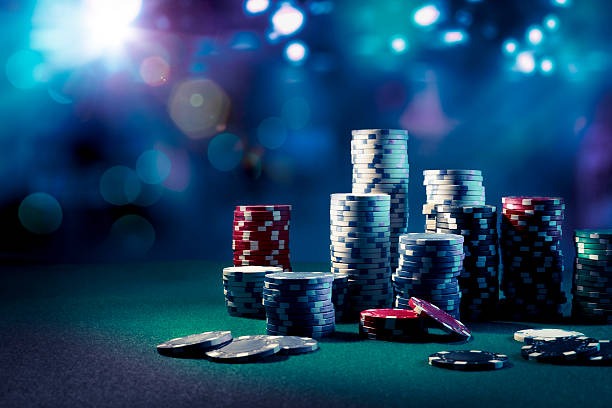 Mobile view of active bets with Cash Out available on multiple positions